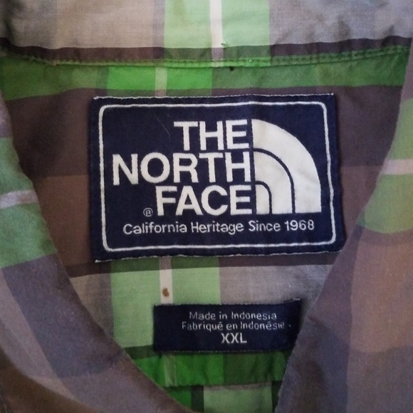 🔥The North Face Green Plaid Short Sleeve Shirt - Picture 2 of 3